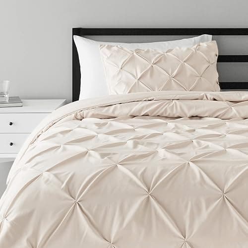 Amazon Basics Soft, Lightweight 2 Piece All-Season Down-Alternative Comforter Bedding Set, Pinch Pleat, Twin/TwinXL, Beige, Geometric - Image 1