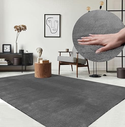 the carpet Relax kuscheliger Kurzflor Teppich, Anti-Rutsch Unterseite, Waschbar bis 30 Grad, Super Soft, Felloptik, Anthrazit, 120 x 160 cm - Image 1