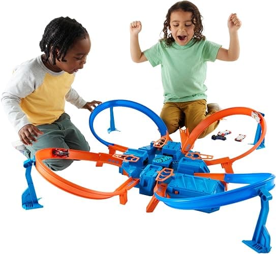 Hot Wheels Track Set with 1:64 Scale Toy Car, 4 Intersections for Crashing, Powered by a Motorized Booster, Criss-Cross Crash Track (Amazon Exclusive) - Image 1