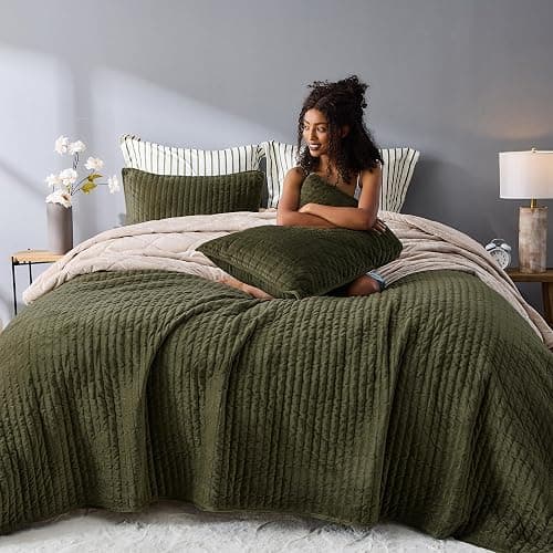 Wonderful Velvet Quilt Set, King Size Dark Green Soft Fluff Texture Coverlet with Shams,Channel Stitched Pattern,All-Season Use,Versatile Lightweight Bedspread for Bedroom Adults Teens Kids,106"x94" - Image 1