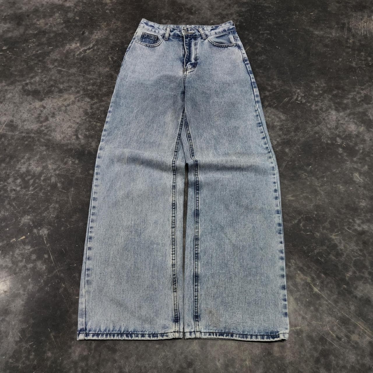 Vintage Baggy Wide Leg Jeans
Size 0
Measurements in... - Image 1