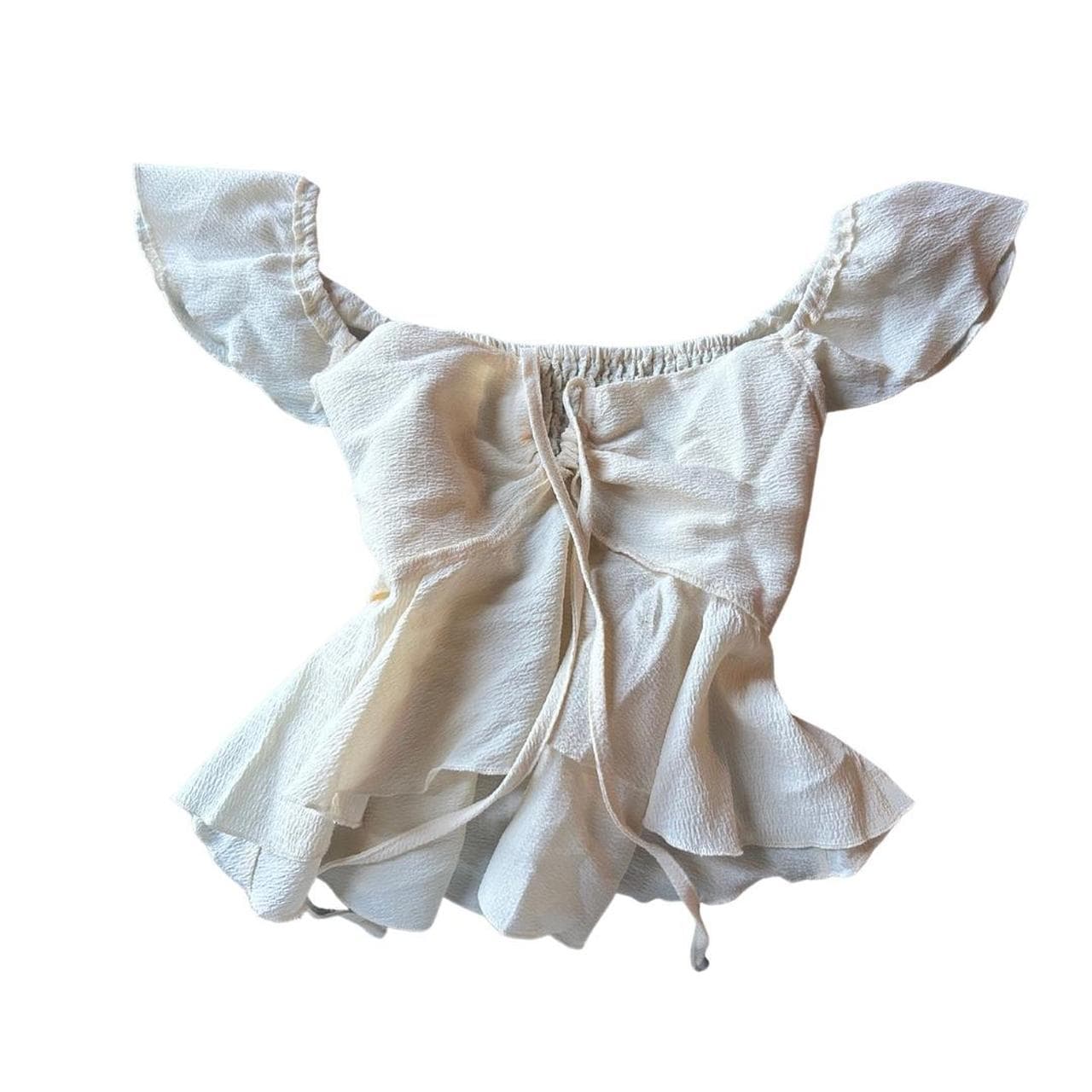 ꧁✬◦°⋆⋆°◦cream ruffle top with elastic cinching - 𝓼 /... - Image 1