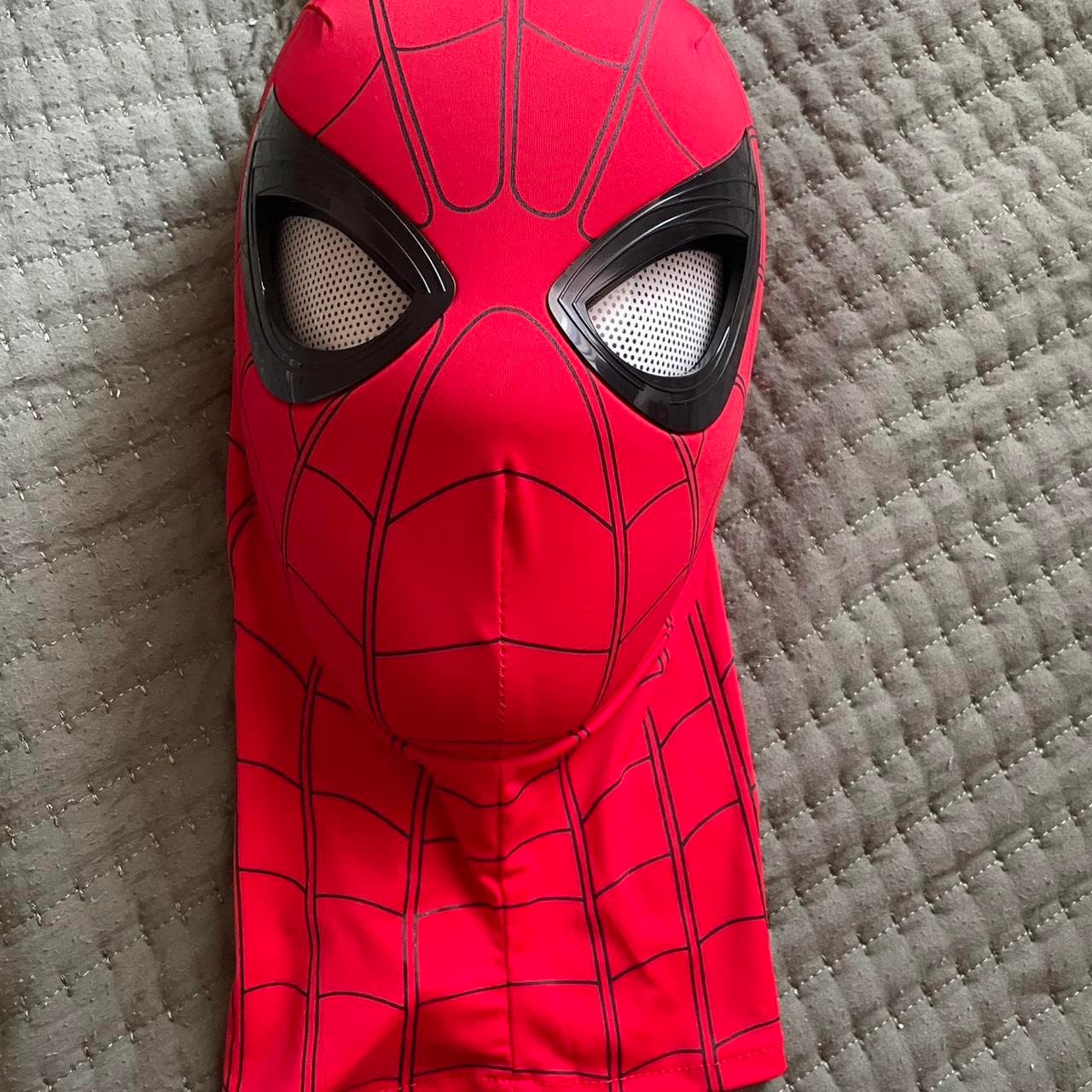 spiderman mask with light up and moving eyes. full... - Image 1