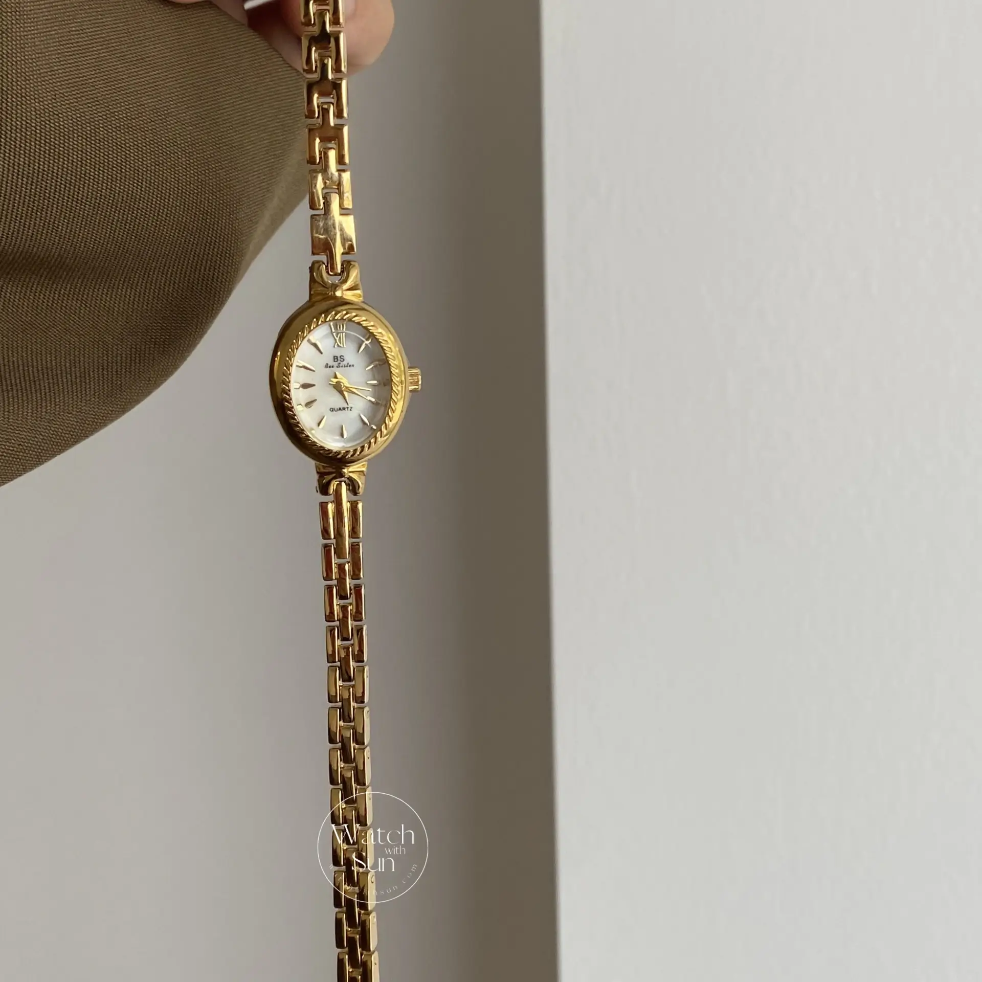 Small Face Gold Oval Watch Mother of Pearl Women’s Watch - WatchwithSun-Dainty & Chic Watches for Women - Image 1